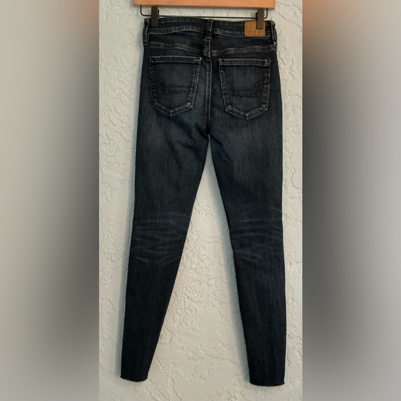 American Eagle Outfitters Dark Blue Hi-Rise Jegging Distressed Jean - Picture 4 of 9